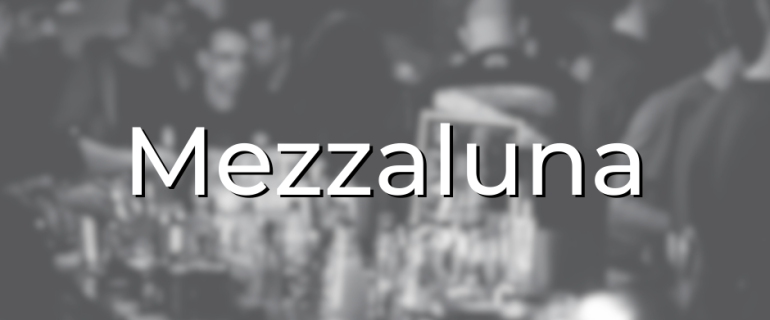 Mezzaluna mezzaluna